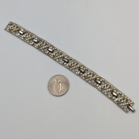 Beautiful Vintage Art Deco Rhinestone Link Bracelet Gold over clasp Silver Tone - Picture 6 of 6
